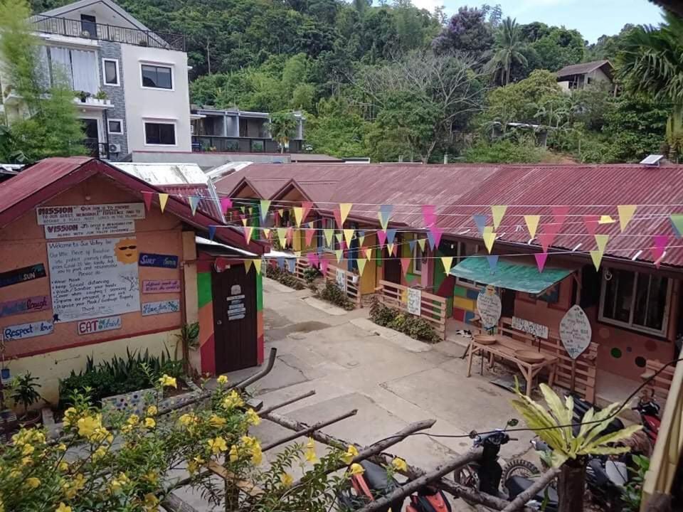 El Nido Hostel Sun Valley Екстер'єр фото